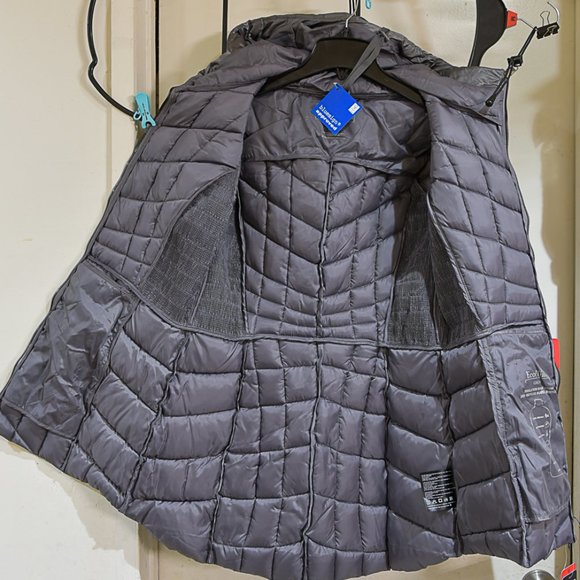 Bernardo Women's Charcoal Eco Plume Insulation Quilted Jacket - Picture 4 of 10